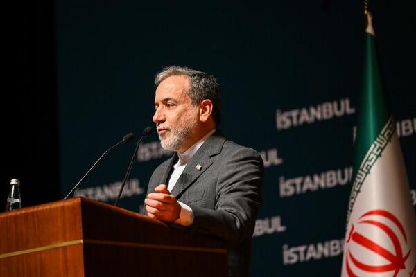 İran Dışişleri Bakanı Arakcio: Uranyum zenginleştirme faaliyetlerinden kolayca geri dönmeyeceğiz