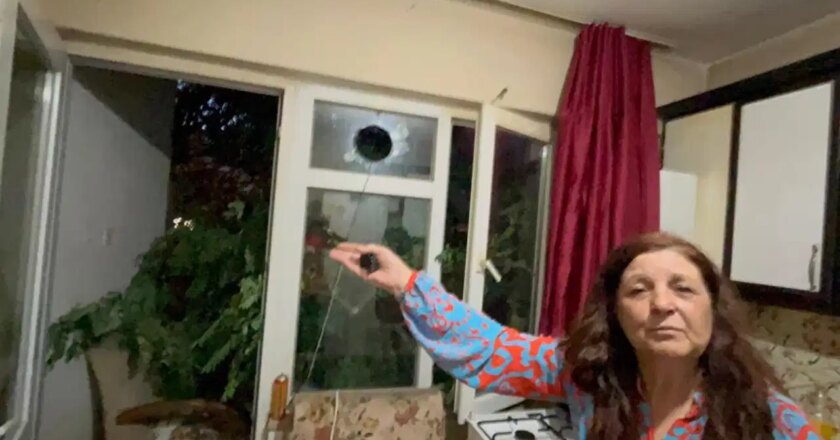 Balkonda kahve içerken ağaç balkonun üzerine düştü – son dakikanın trürkiye haberleri