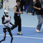 Çin'de dünya insansı robot oyunları başladı