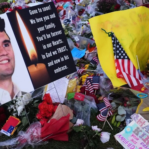 Utah Valisi: Charlie Kirk'u Hit Kişi Polis ile işbirliği yapmıyor