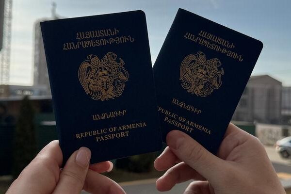 Ermenistan'dan pasaport kararı! Monte Ararat simgesi pullardan kaldırıldı
