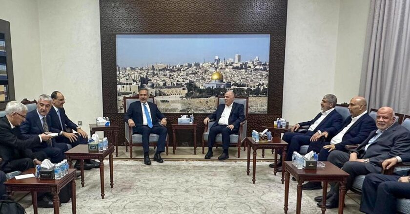 Fidan ve Kalın Doha'da Hamas yetkilileriyle görüştü