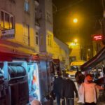 Beyoğlu'nda havai fişek nedeniyle yangın çıktı: Yangında mahsur kalan 8 kişi kurtarıldı