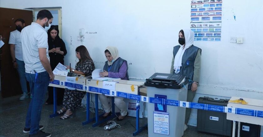 Irak genel seçimlerine katılım oranı yüzde 55 oldu.