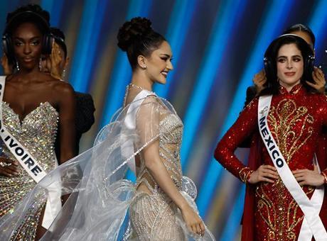 Miss Universe’de tartışmalar sürüyor! Tacını iade etti.