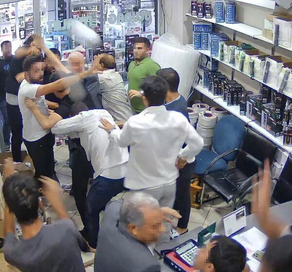 Haraç ödemeyenler için sokaklar savaş alanına döndü