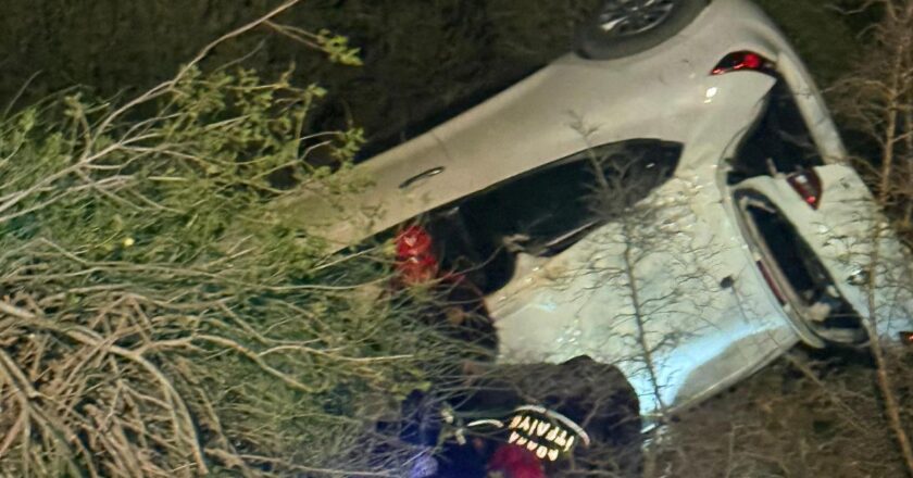 Adana'da uçuruma düşen otomobilin sürücüsü yaralandı